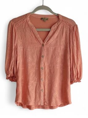 Democracy Peach 3/4 Sleeve Floral Embroidered Shirt Size M
